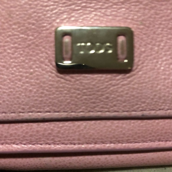 TODAY ONLY:AUTHENTIC TODS PINK TRIFOLD WALLET MADE IN INTALY - Has dirt & rubs - Picture 10 of 14